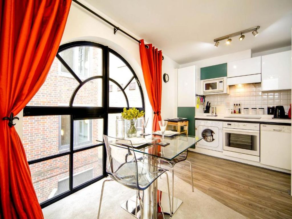 1 bed flat for sale in Johnsons Court, London EC4A, £495,000