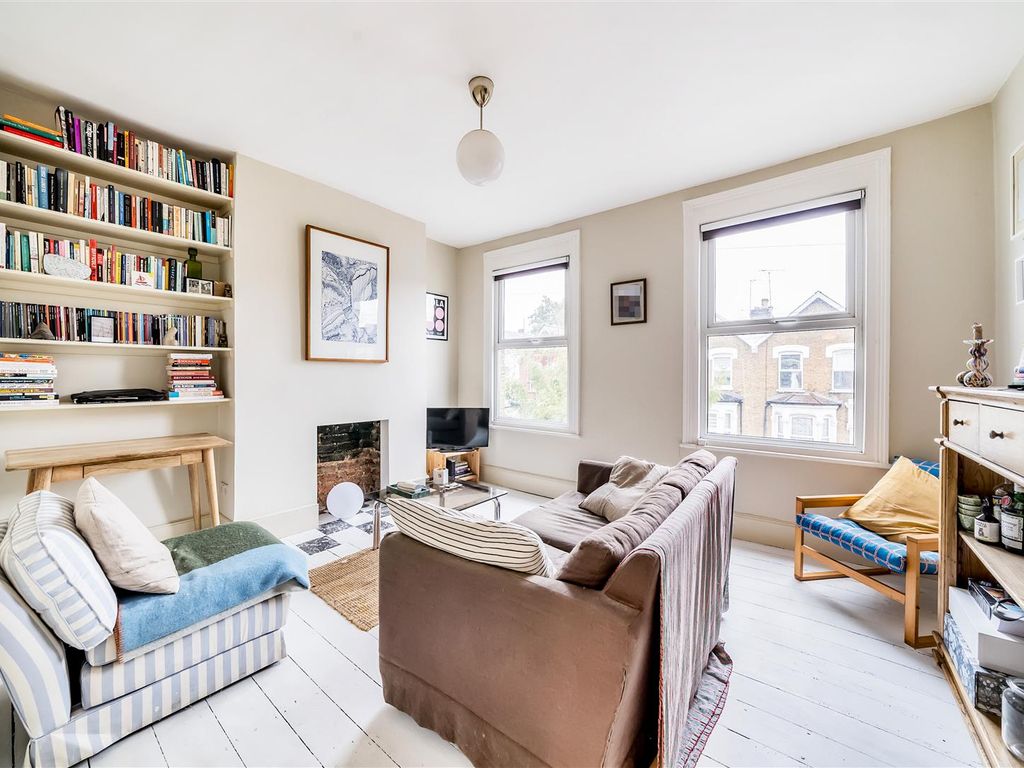 1 bed flat for sale in Alexandra Road, London N8, £350,000