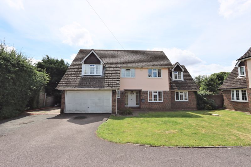 4 bed detached house for sale in Ingleby Gardens, Chigwell IG7, £1,550,000