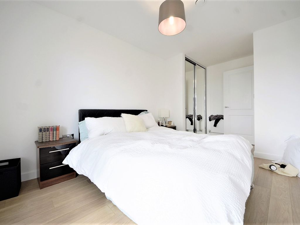 1 bed flat for sale in Dalston Lane, Hackney E8, £445,000