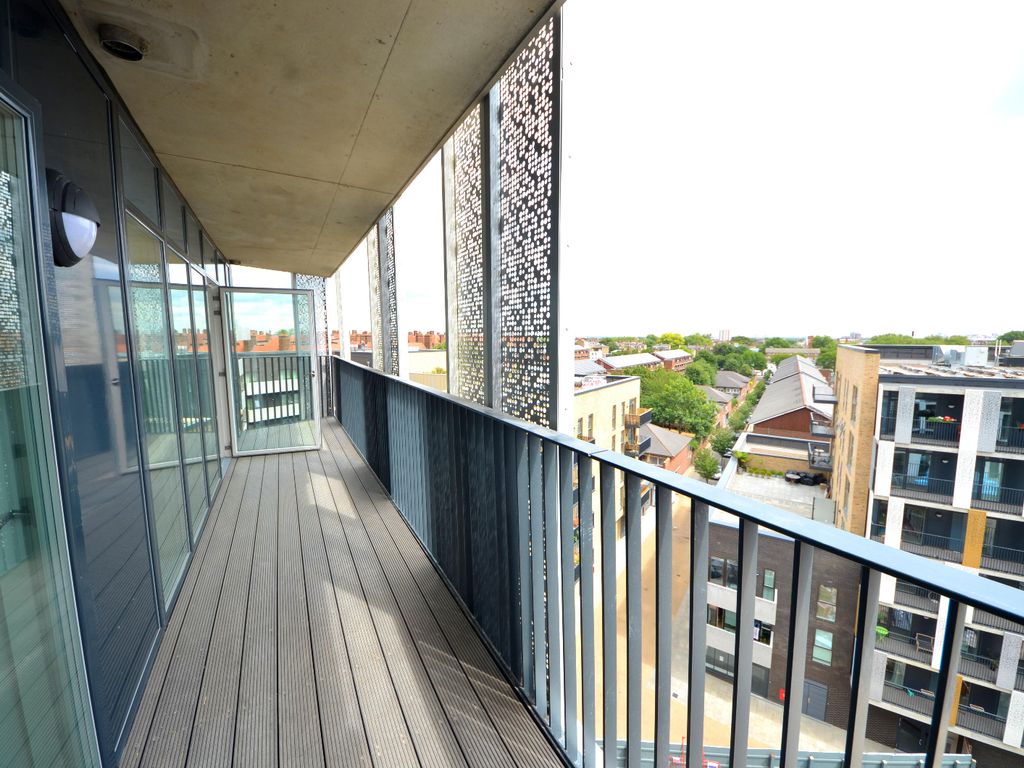 1 bed flat for sale in Dalston Lane, Hackney E8, £445,000