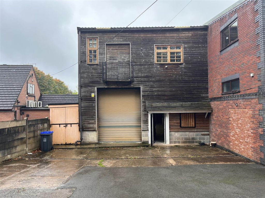 Light industrial to let in Hempstalls Lane, Newcastle-Under-Lyme ST5, £14,000 pa