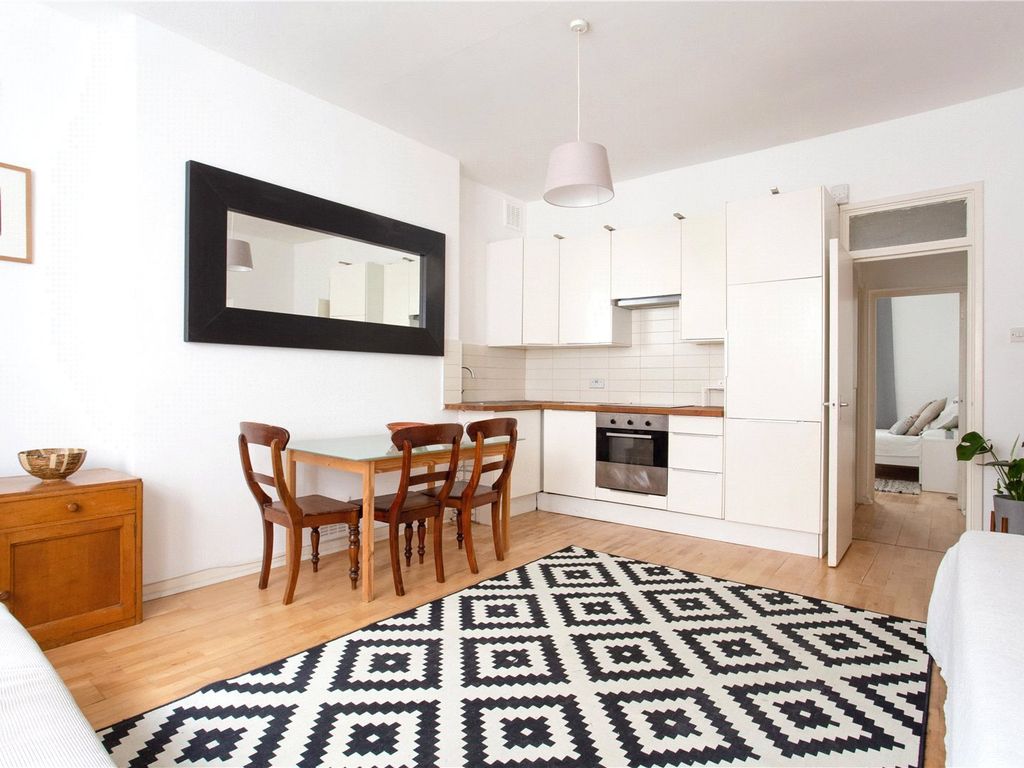 2 bed flat to rent in Linden Gardens, London W2, £3,397 pcm