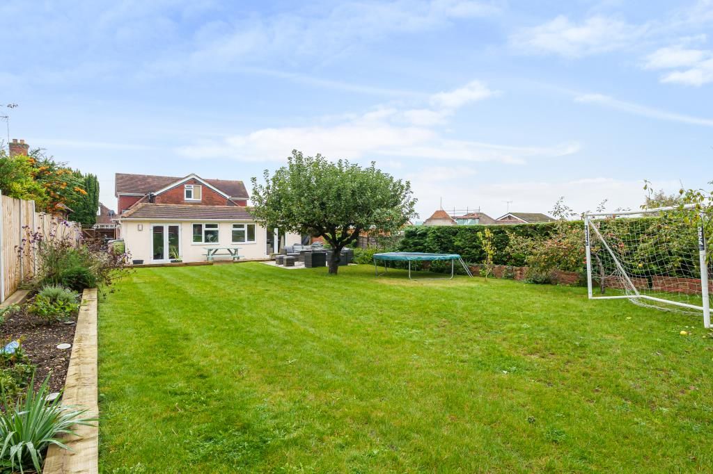 4 bed detached house for sale in High Wycombe, Buckinghamshire HP13, £675,000
