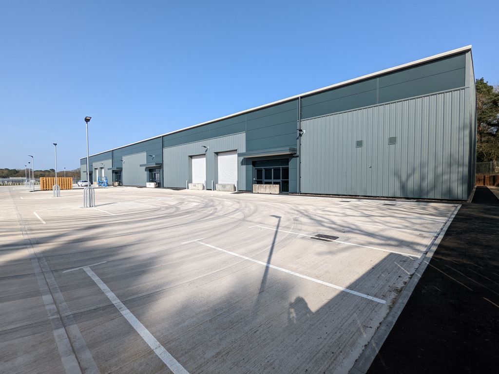 Industrial to let in Unit 5 Beacon Hill Logistics Park, Beacon Hill Road, Fleet GU52, £128,240 pa