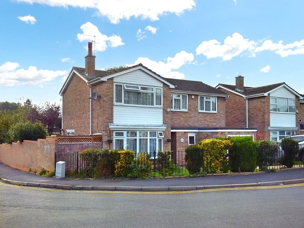 4 bed detached house for sale in Dryden Crescent, Stevenage, Hertfordshire SG2, £625,000