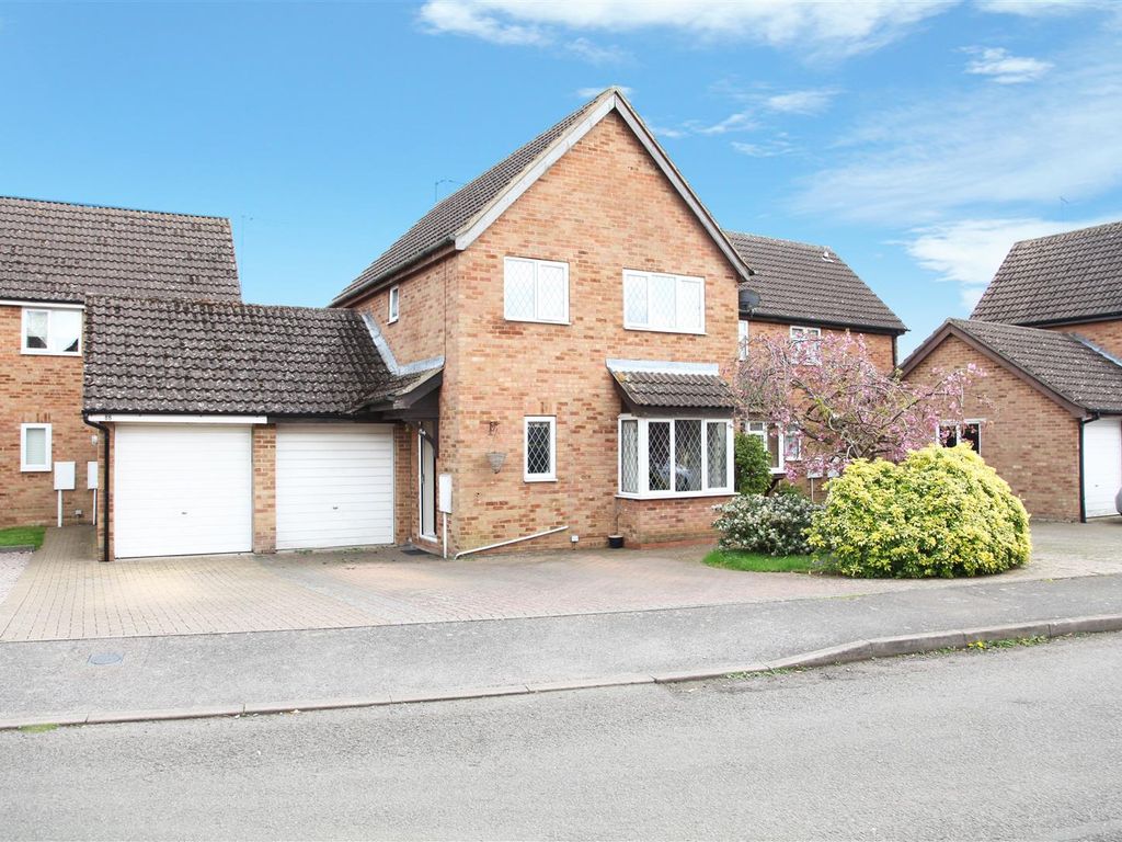 4 bed link-detached house for sale in Bull Baulk, Middleton Cheney, Banbury OX17, £375,000