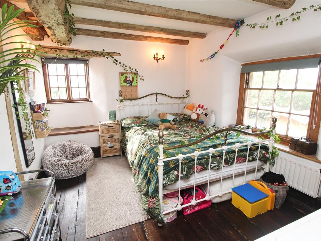 3 bed cottage for sale in Bullington End, Hanslope, Milton Keynes MK19, £599,995