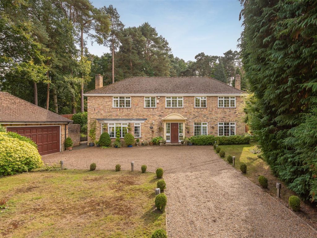 4 bed detached house for sale in Woodlands Ride, Ascot SL5, £1,950,000