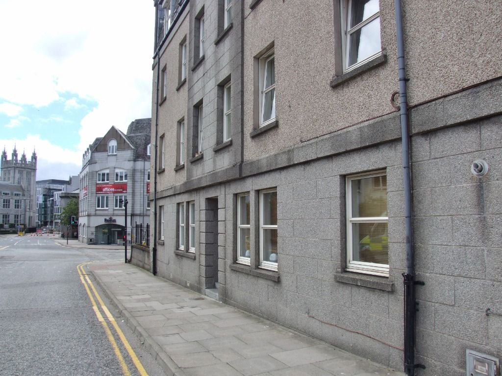 2 bed flat to rent in Gallowgate, The City Centre, Aberdeen AB25, £725 pcm
