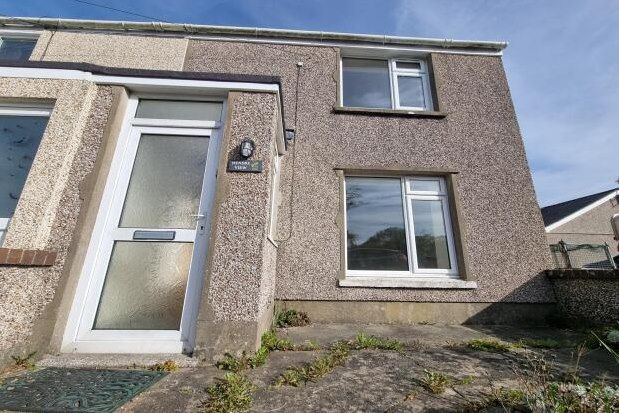 3 bed end terrace house to rent in Lon Newydd, Holyhead LL65, £800 pcm
