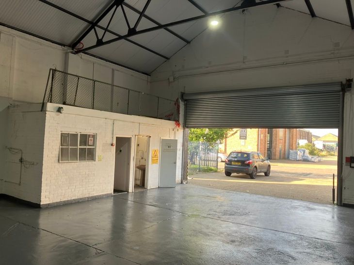 Warehouse to let in 1 Avian Way, Off Salhouse Road, Norwich, Norfolk NR7, £50,000 pa