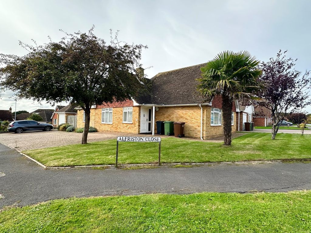 3 bed property for sale in Alfriston Close, Bexhill-On-Sea TN39, £515,000