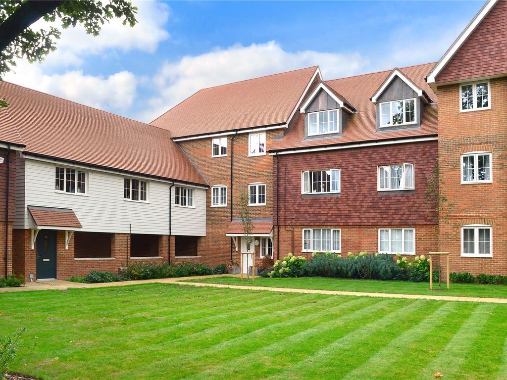 New home, 2 bed flat for sale in Crawley Down Road, Felbridge, West Sussex RH19, £320,000