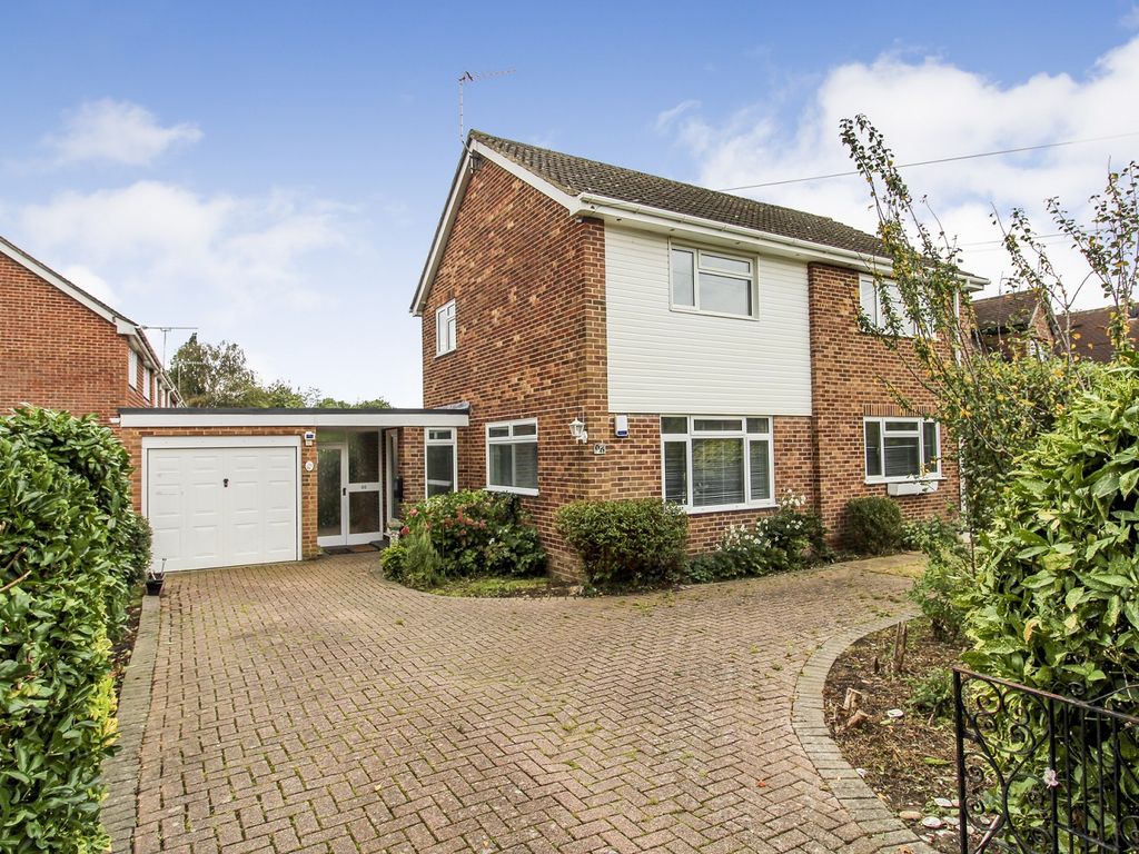 3 bed detached house for sale in North Road, Crawley, West Sussex. RH10, £450,000