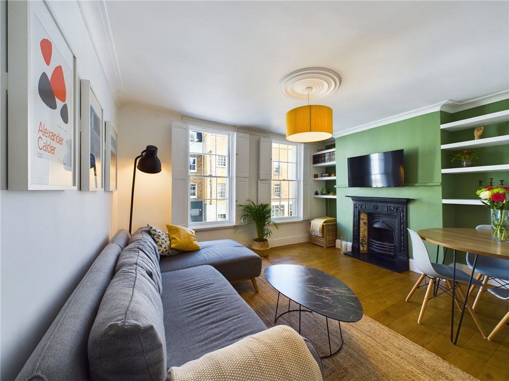 2 bed flat for sale in Balls Pond Road, London N1, £650,000