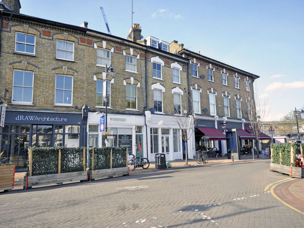 1 bed flat to rent in Old York Road, Wandsworth SW18, £1,700 pcm