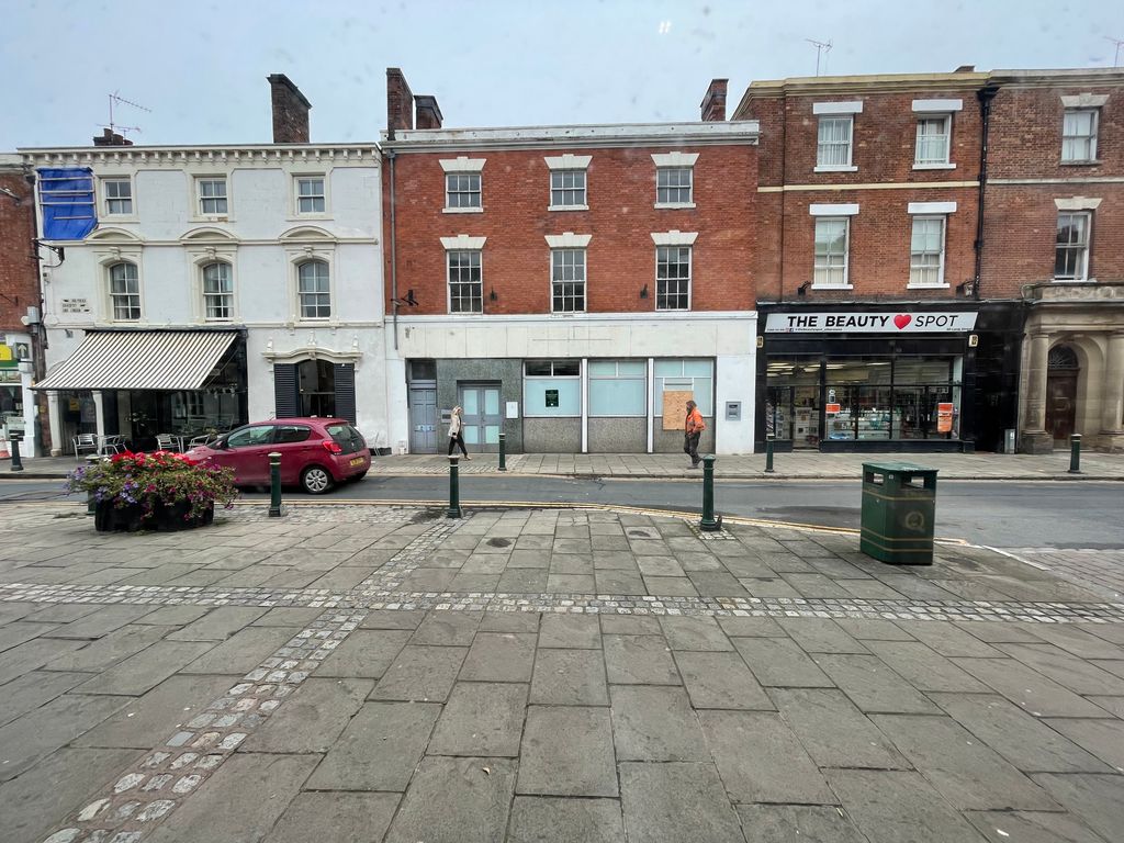 Retail premises to let in Long Street, Atherstone CV9, £22,000 pa