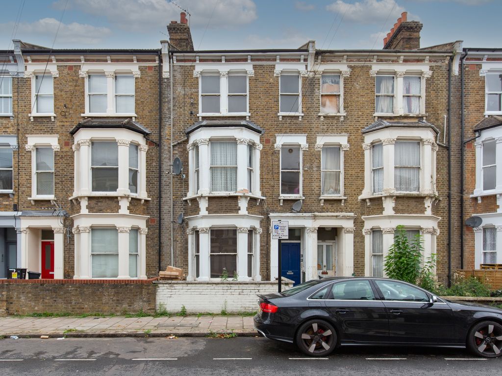 2 bed flat for sale in Portnall Road, London W9, £370,000