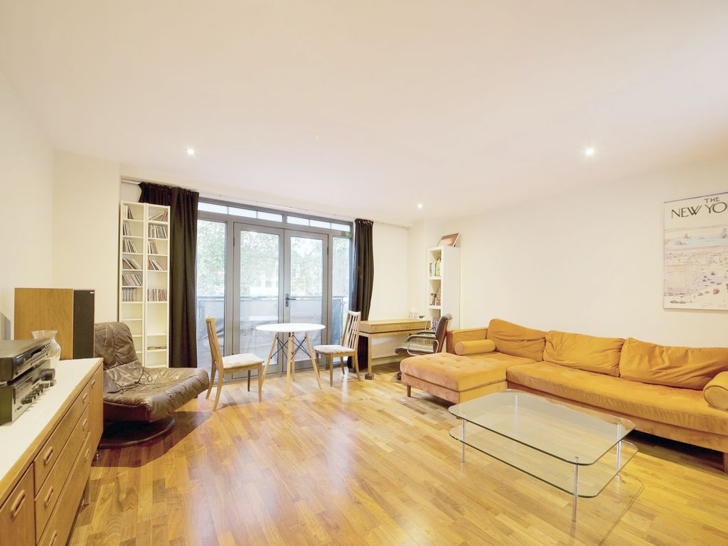 1 bed flat for sale in Hoxton Square, London N1, £548,000