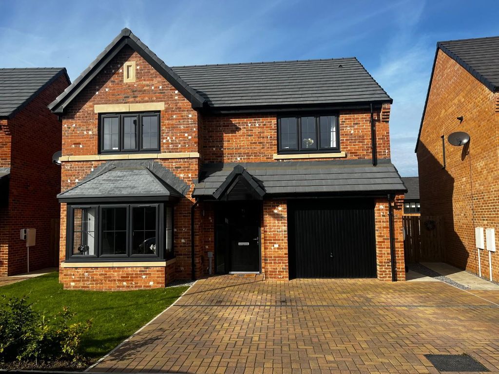 4 bed detached house for sale in Mooney Crescent, Callerton, Newcastle Upon Tyne NE5, £350,000