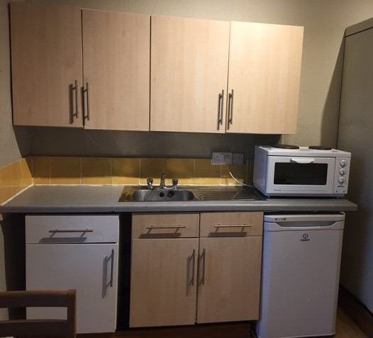 Studio to rent in Avenue Gardens, Acton W3, £1,040 pcm