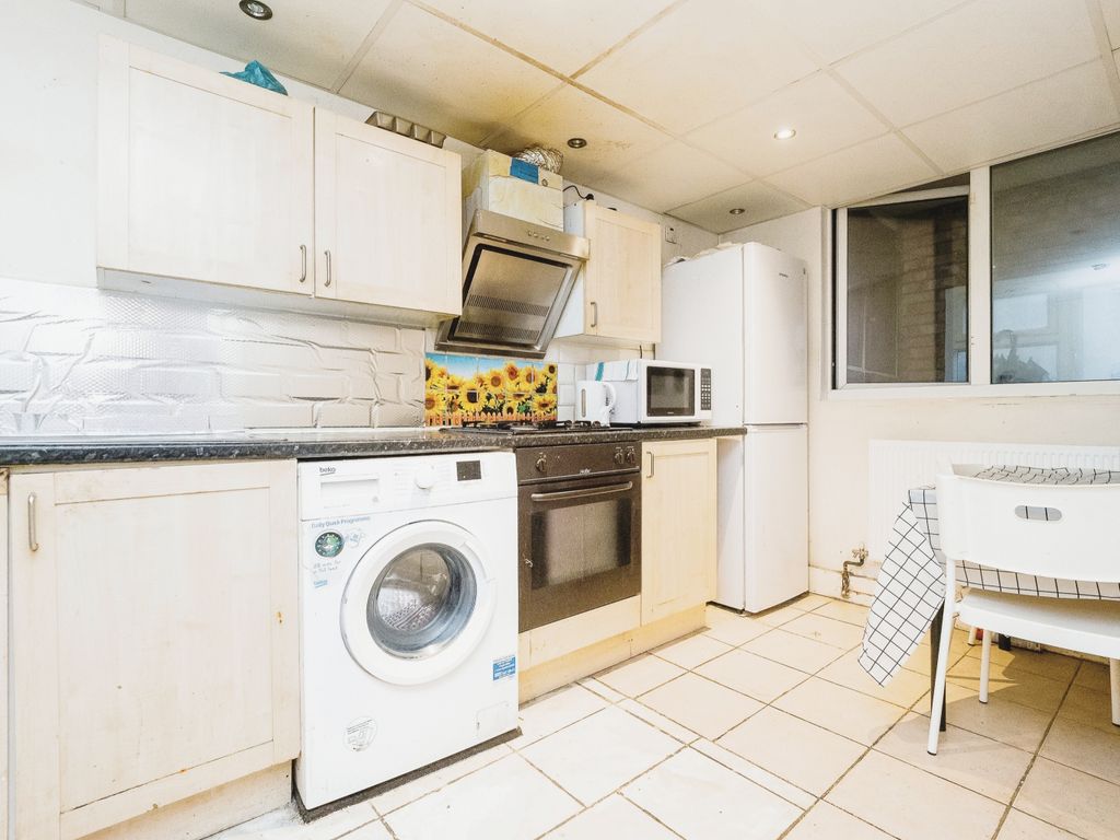 3 bed detached house for sale in Celandine Way, London E15, £365,000