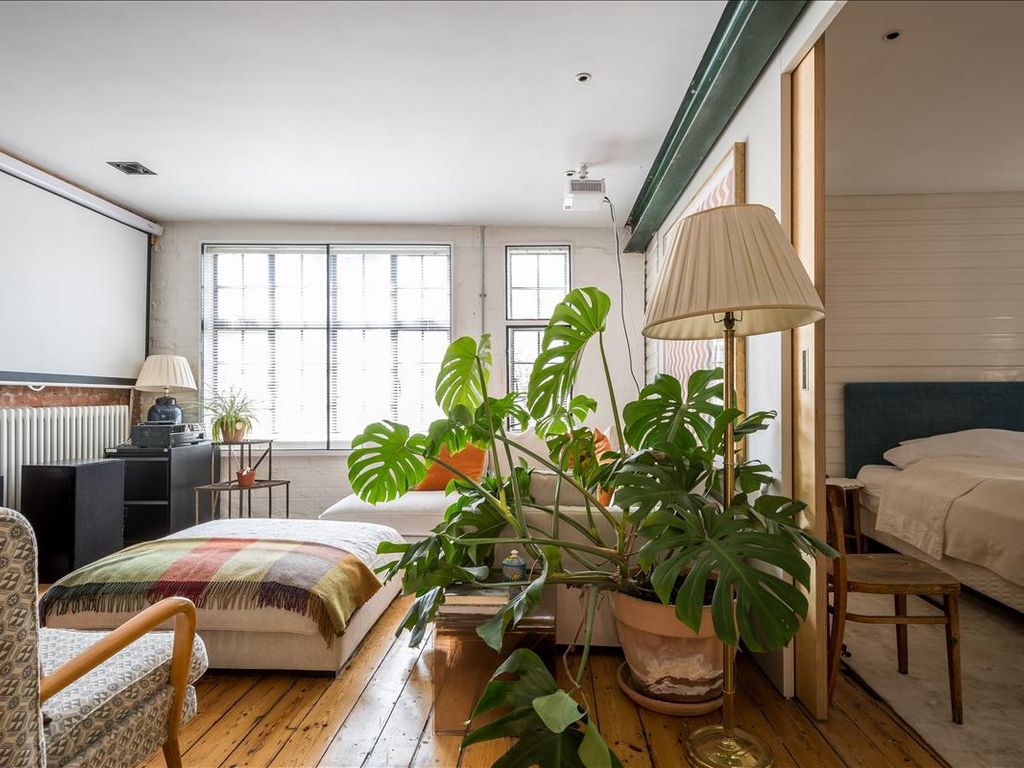 1 bed flat for sale in Minerva Street, Bethnal Green E2, £1,250,000