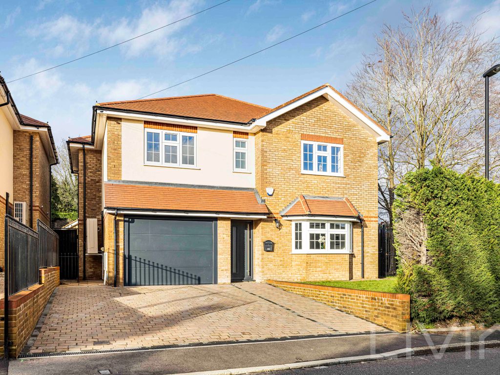 4 bed detached house for sale in The Green, Upper Lodge Way, Coulsdon CR5, £1,000,000