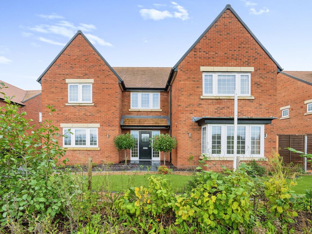 5 bed detached house for sale in Bream Close, Biddenham, Bedford, Bedfordshire MK40, £740,000
