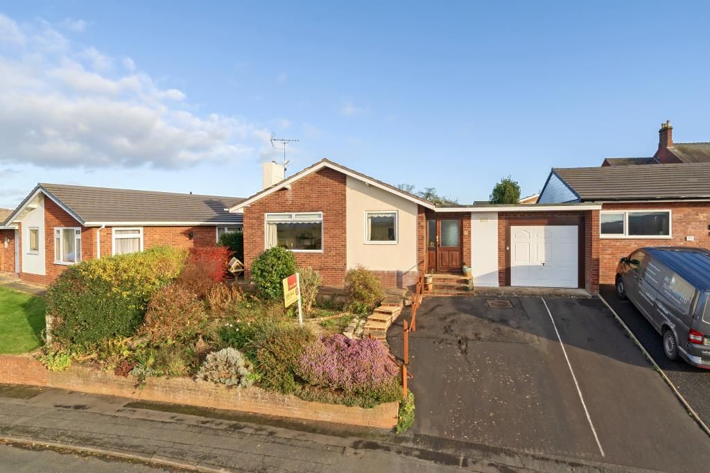 3 bed detached bungalow for sale in Ludlow, Shropshire SY8, £325,000