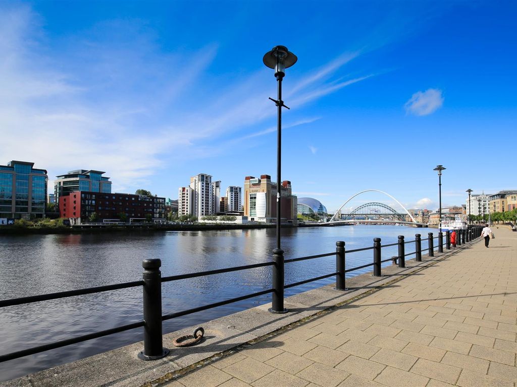 3 bed flat to rent in Mariners Wharf, Quayside, Newcastle Upon Tyne NE1, £1,625 pcm
