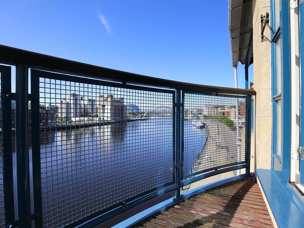 3 bed flat to rent in Mariners Wharf, Quayside, Newcastle Upon Tyne NE1, £1,625 pcm