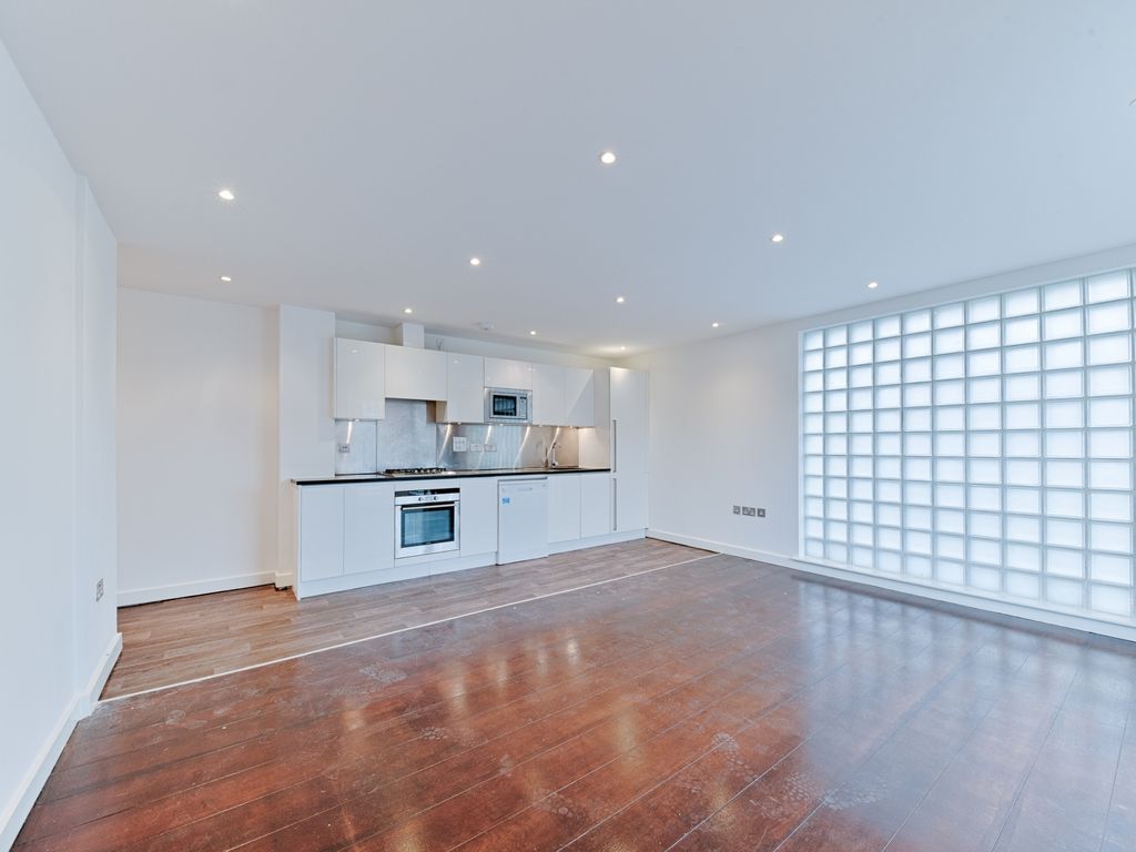 3 bed flat for sale in Abbey Road, St Johns Wood Borders NW8, £975,000