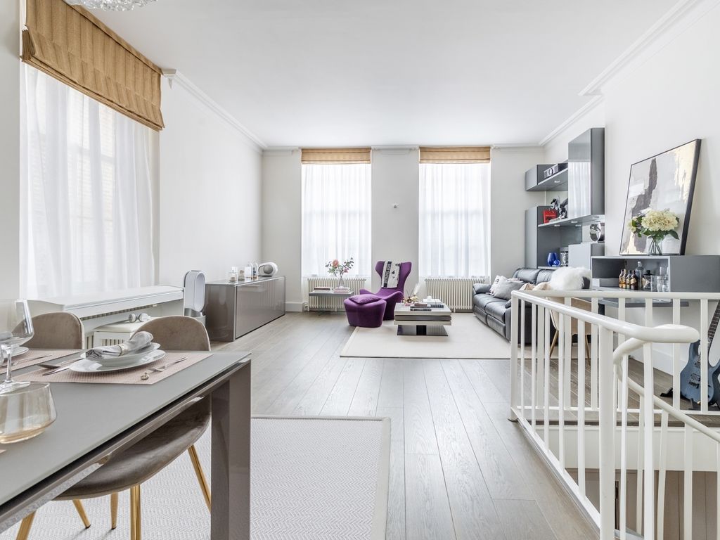 2 bed flat for sale in Pont Street, London SW1X, £1,700,000