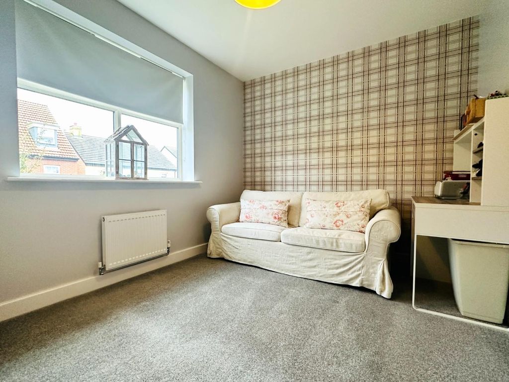 4 bed detached house for sale in Hadrian Court, Sherburn In Elmet, Leeds LS25, £375,000