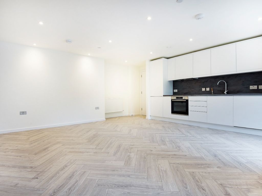 1 bed flat to rent in Avenue Road, London N6, £1,900 pcm