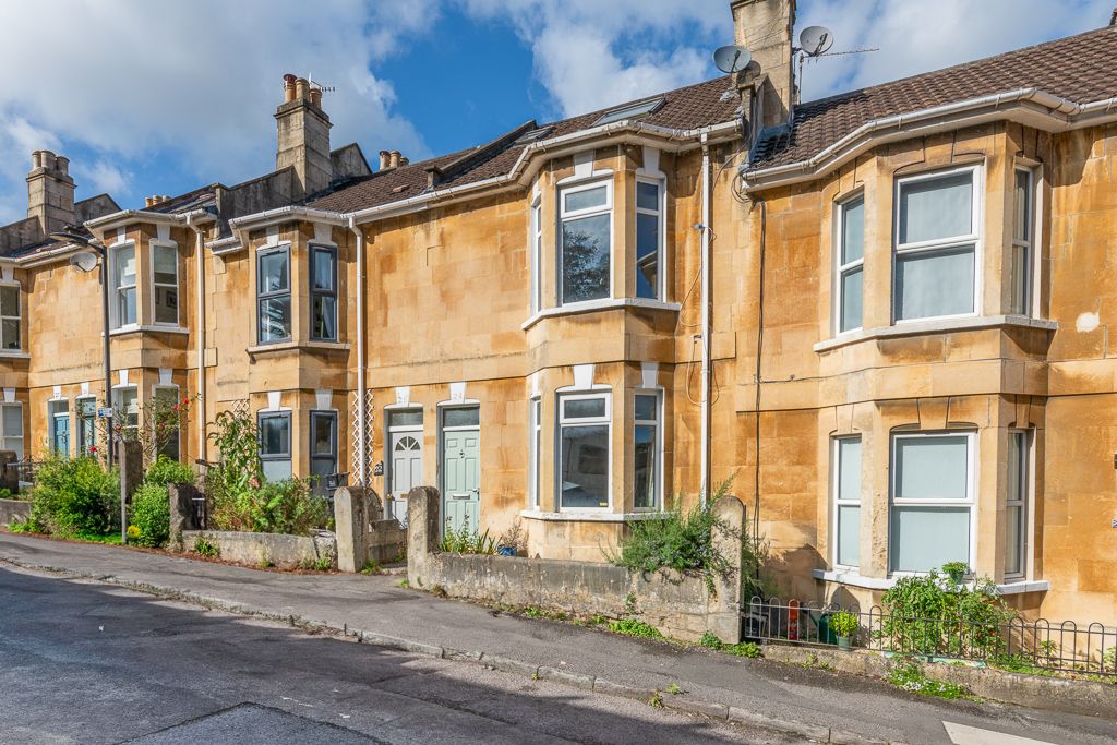 3 bed terraced house for sale in Park Avenue, Bath BA2, £535,000
