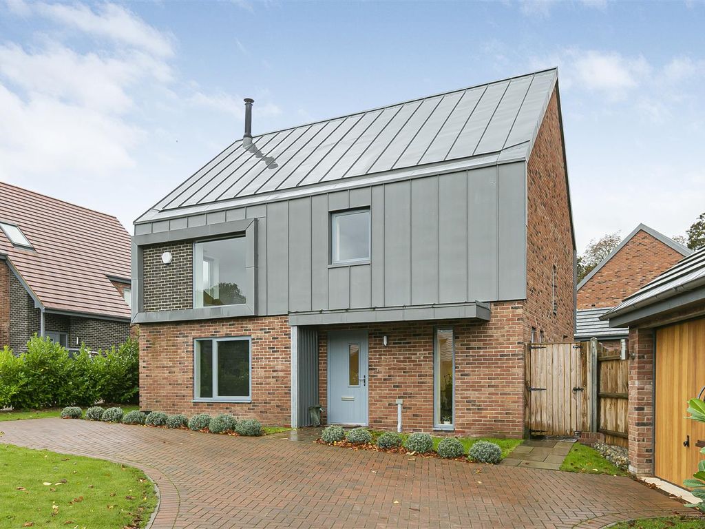 3 bed detached house for sale in Old Stable Lane, Kentford, Newmarket CB8, £575,000