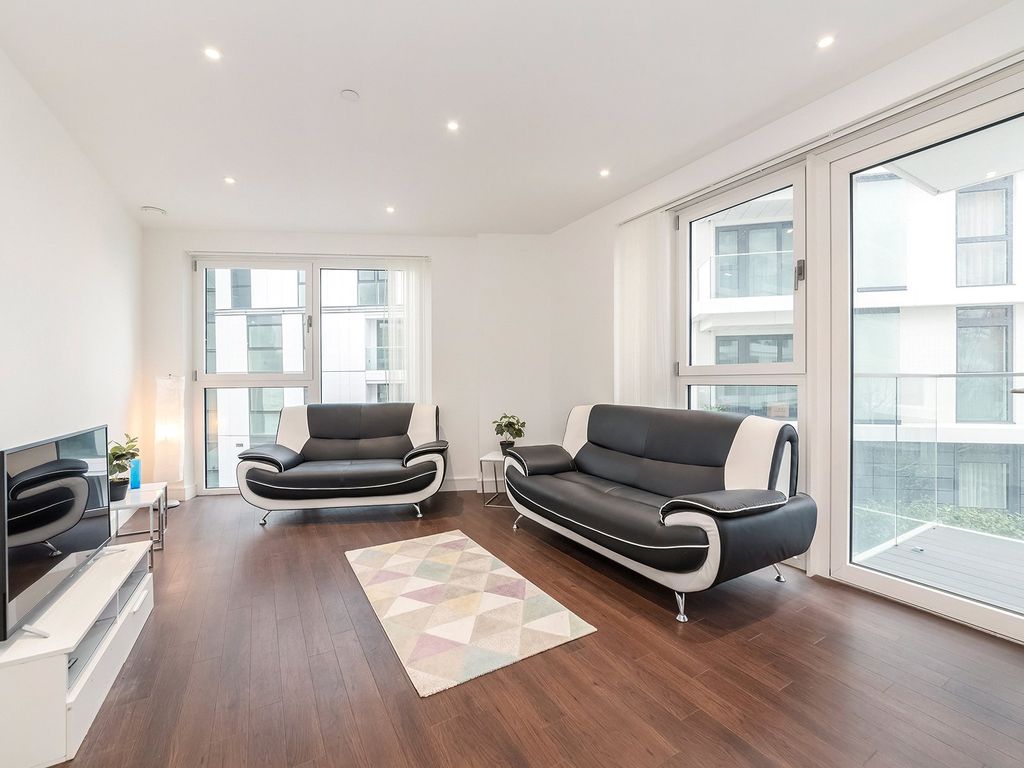 1 bed flat for sale in Brent House, 50 Wandsworth Road SW8, £660,000