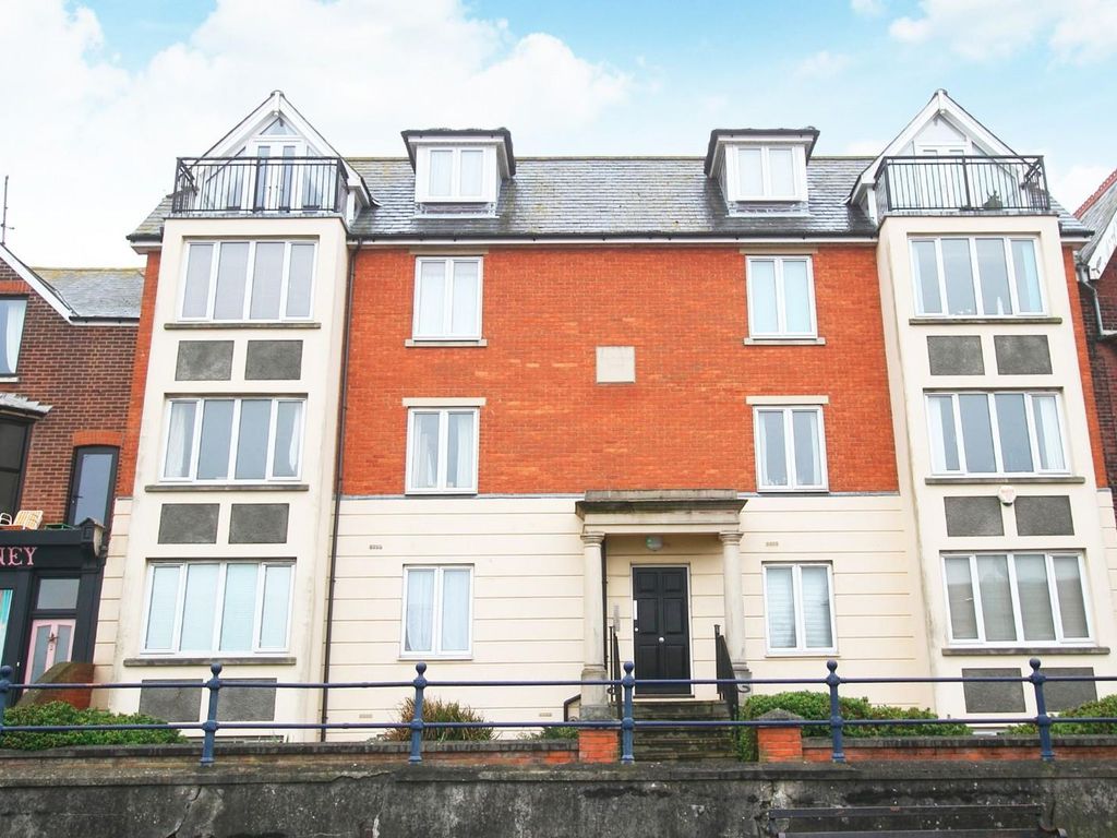 1 bed flat to rent in Tower Parade, The Barges Tower Parade CT5, £800 pcm