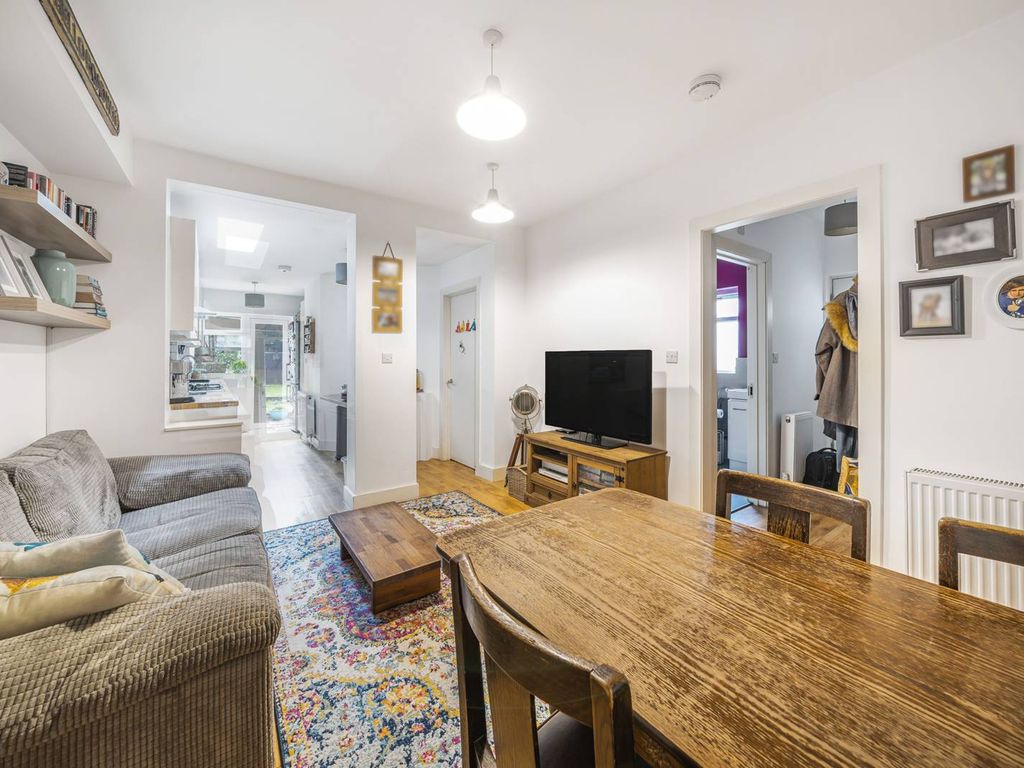 2 bed maisonette for sale in Holders Hill Crescent, Mill Hill, London NW4, £475,000