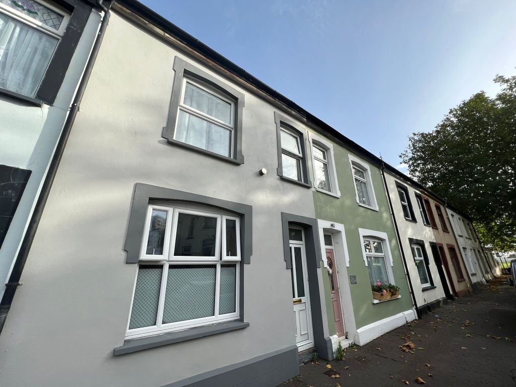 3 bed property to rent in Earl Street, Cardiff CF11, £1,400 pcm