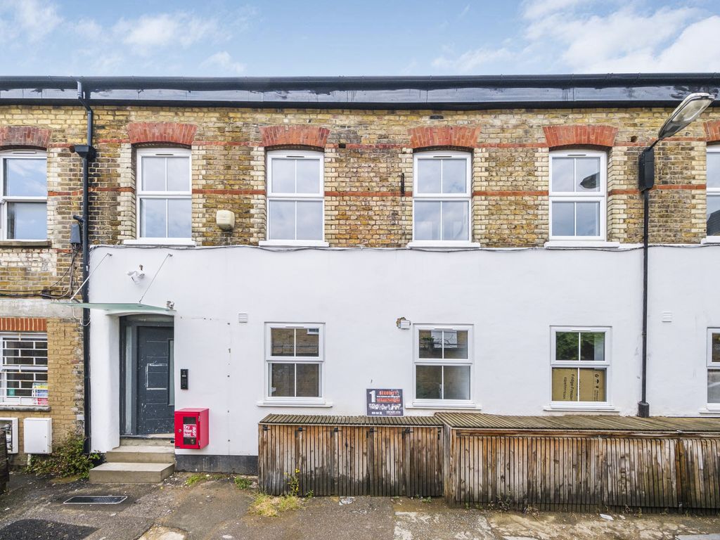 1 bed flat for sale in Millers Terrace, London E8, £465,000