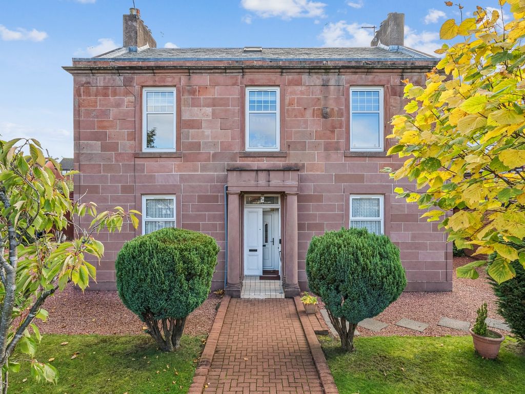 3 bed flat for sale in Blantyre Mill Road, Bothwell, Glasgow G71, £340,000