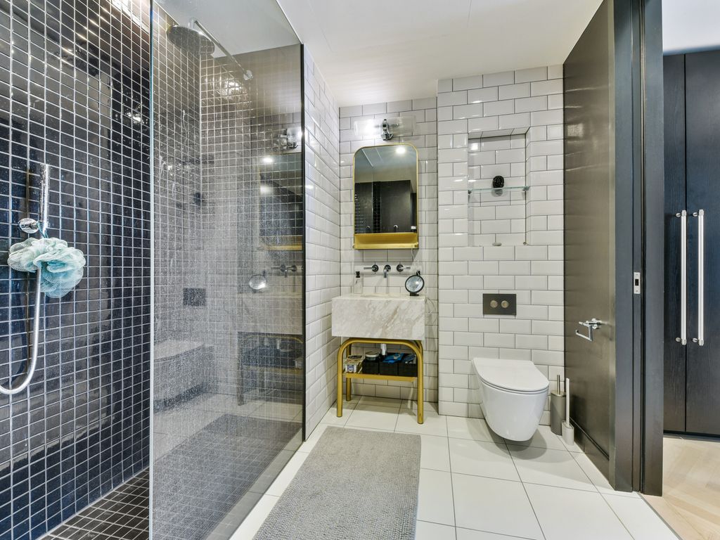 1 bed flat for sale in S1906 One Crown Place, 19 Sun Street EC2A, £1,150,000