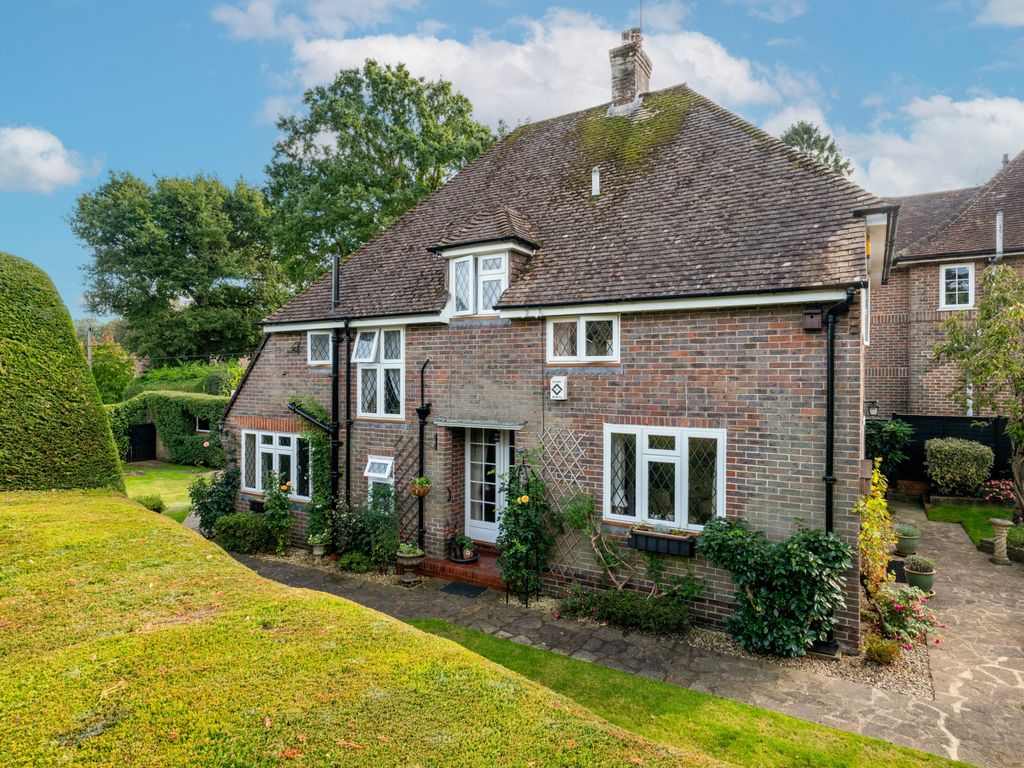 3 bed detached house for sale in Oak Bank, Lindfield RH16, £900,000