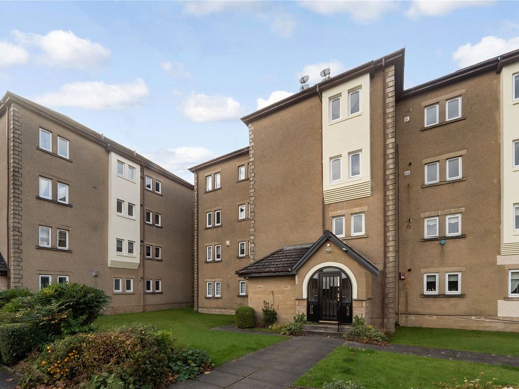 3 bed flat for sale in Innes Court, East Kilbride, Glasgow, South Lanarkshire G74, £190,000