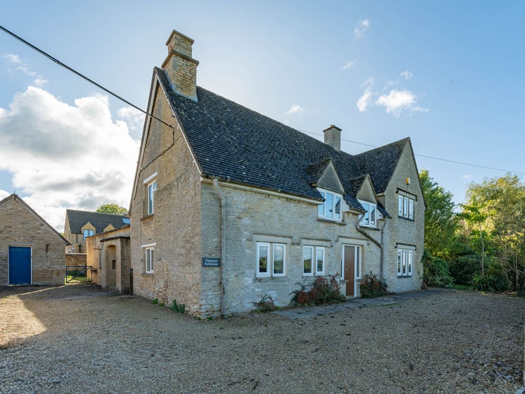 4 bed cottage for sale in Weald, Bampton OX18, £700,000