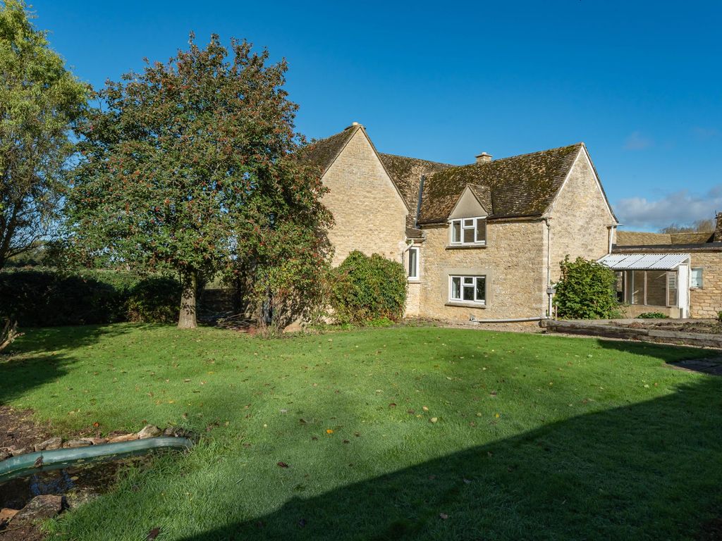 4 bed cottage for sale in Weald, Bampton OX18, £700,000